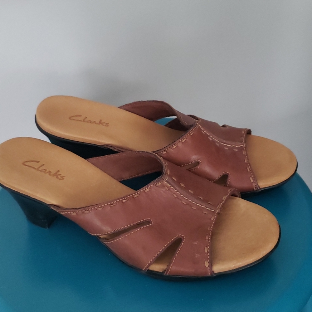 Clarks brown sandals size 8 leather